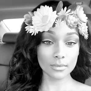 Meet your Posher, Dominique